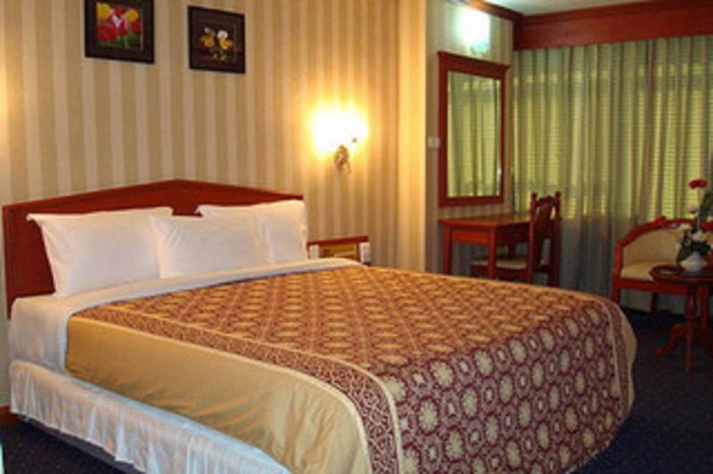 Bay Srinakarin 4* 曼谷